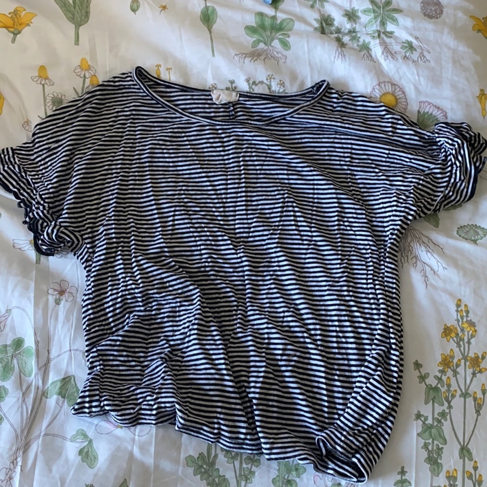 ruffle sleeve top